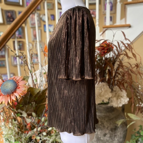 Ann Taylor size Med gold/black shimmer and pleated blouse, crew neck. - Picture 2 of 5